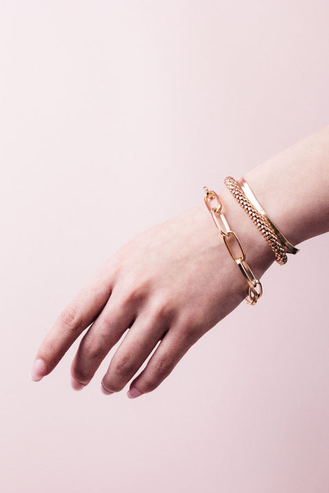 Golden Bracelet for Women Charm Thick Chain (KME0667)